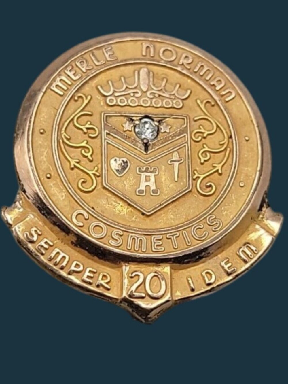 Merle Norman Cosmetics Service Award Pin 10kgp 20 Year Entenmann Rare